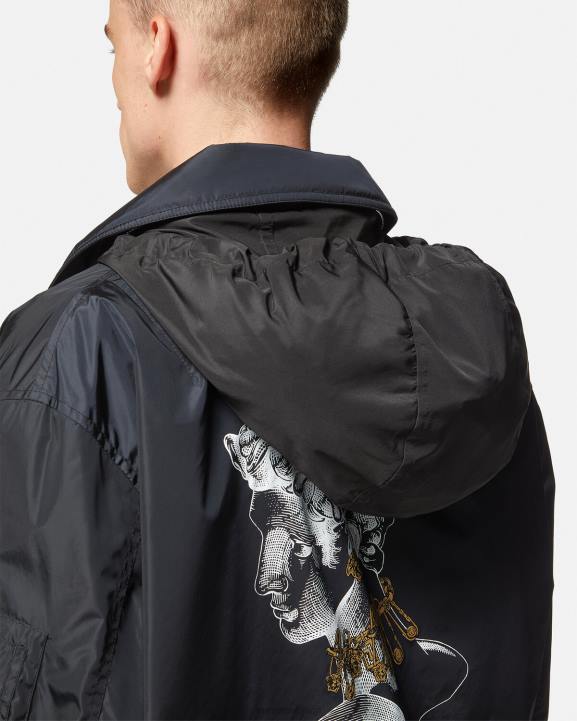 melns apģērbs Versace 806B1243 vīriešiem neilona grafiskā logotipa jaka