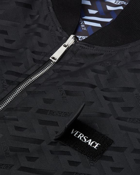 melns apģērbs Versace 806B1246 vīriešiem apgriežama la greca bomber jaka