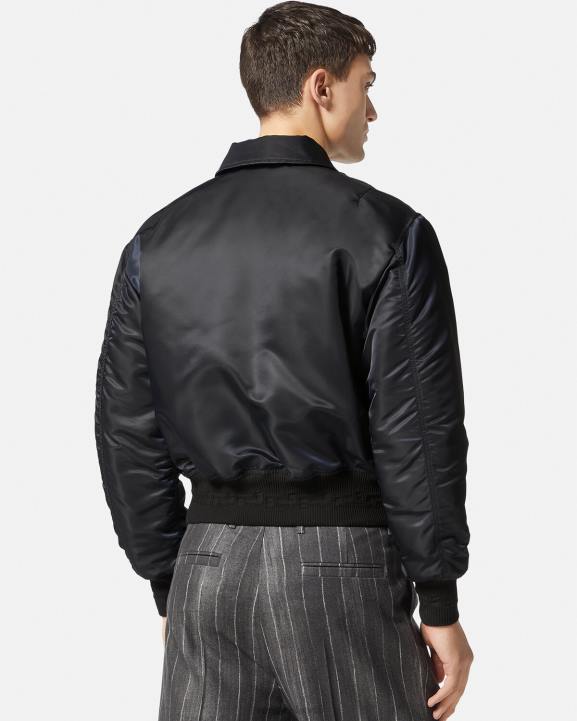melns apģērbs Versace 806B1250 vīriešiem logo patch bomber jaka