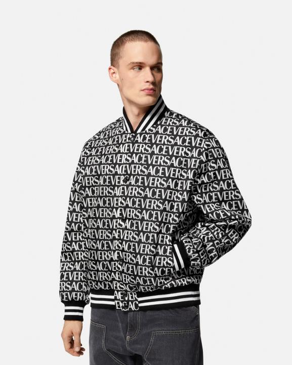 melns un apdrukāts apģērbs Versace 806B1238 vīriešiem allover bomber jaka