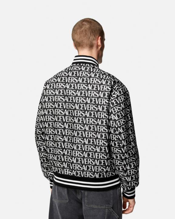 melns un apdrukāts apģērbs Versace 806B1238 vīriešiem allover bomber jaka