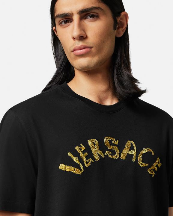 melns apģērbs Versace 806B1359 vīriešiem jūras gliemežvāku baroka logo t-krekls