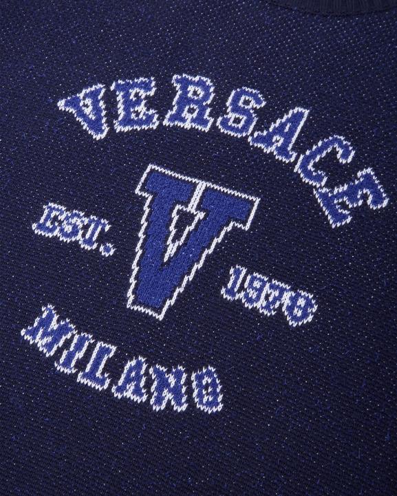 zils apģērbs Versace 806B1349 vīriešiem augstskolas logo intarsija džemperis